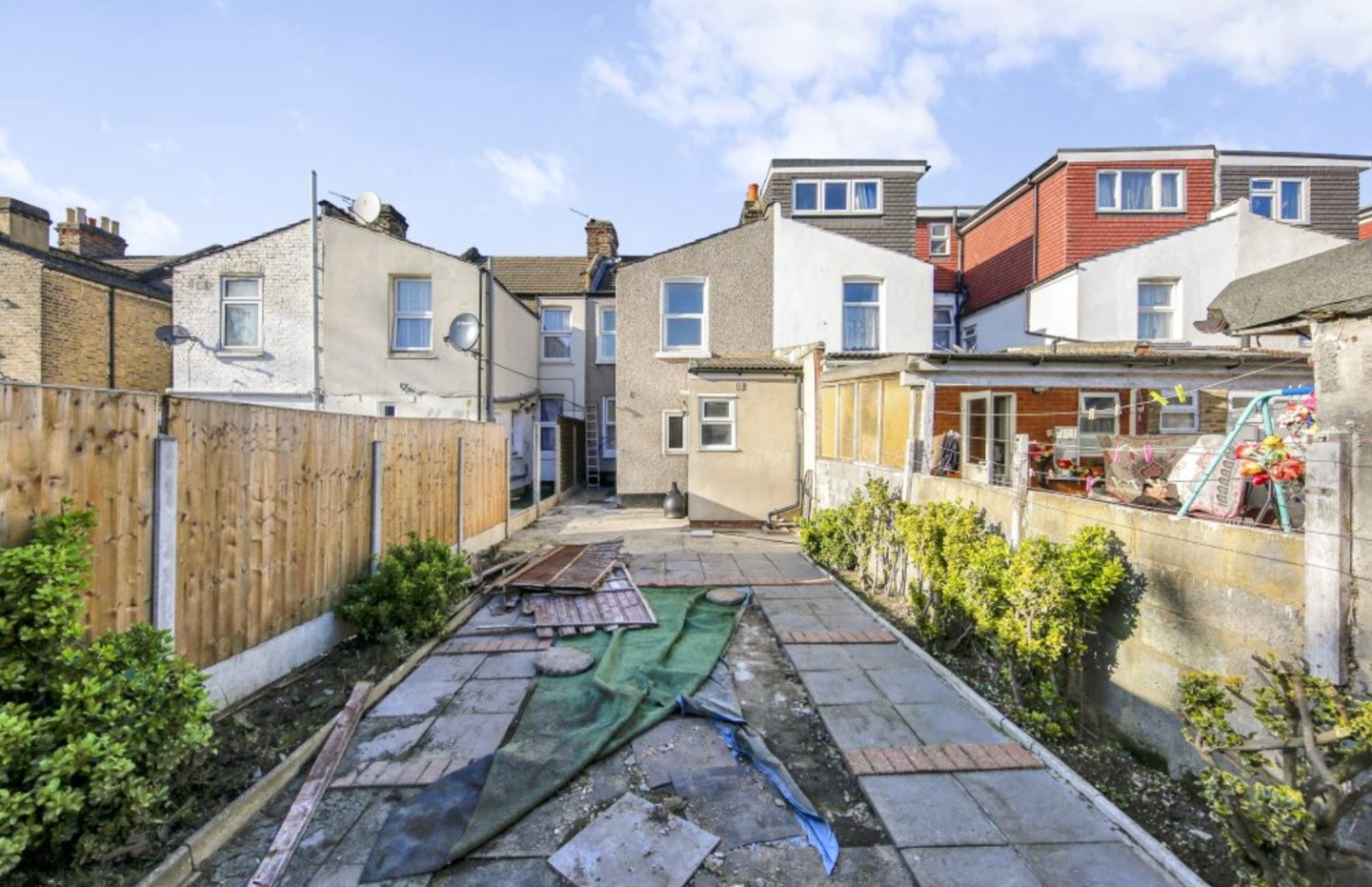 London - 4 Bed Terraced House, Lathom Road, E6 - To Rent Now for £2,600 ...