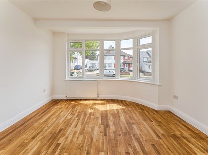 4 Bed Semi-Detached House, Ashfield Road, N14