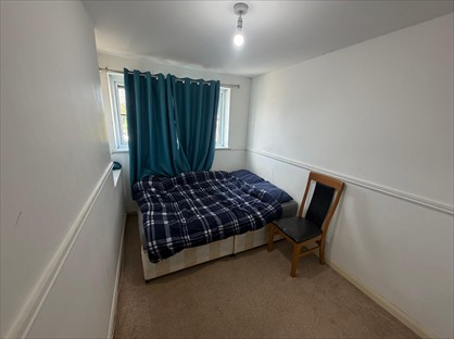 Room in a Shared Flat, Emerald Court, RM8