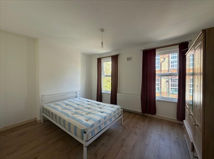 3 Bed Terraced House, Worsley Road, E11