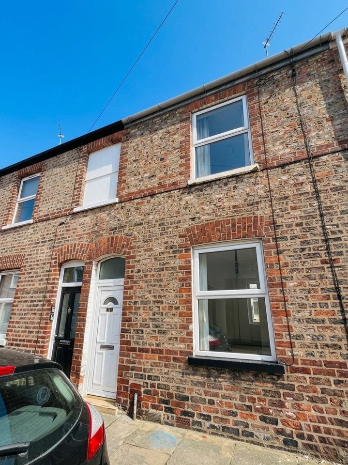3 Bed Terraced House, Granville Terrace, YO10