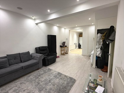 2 Bed Semi-Detached House, Pond Road, E15