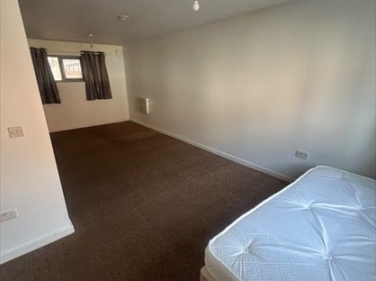 Studio Flat, Craven St, NN1
