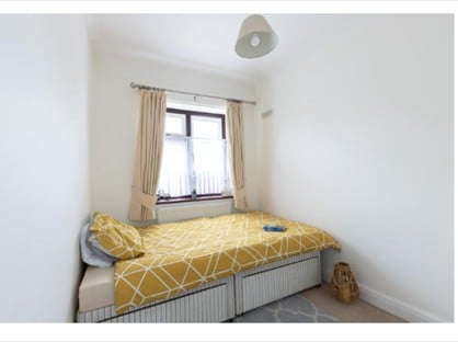 Room in a Shared House, Portland Road, UB2