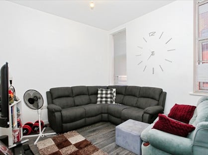 2 Bed Flat, Vicarage Farm Road, PE1