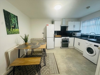 3 Bed Terraced House, Isaac Close, M5