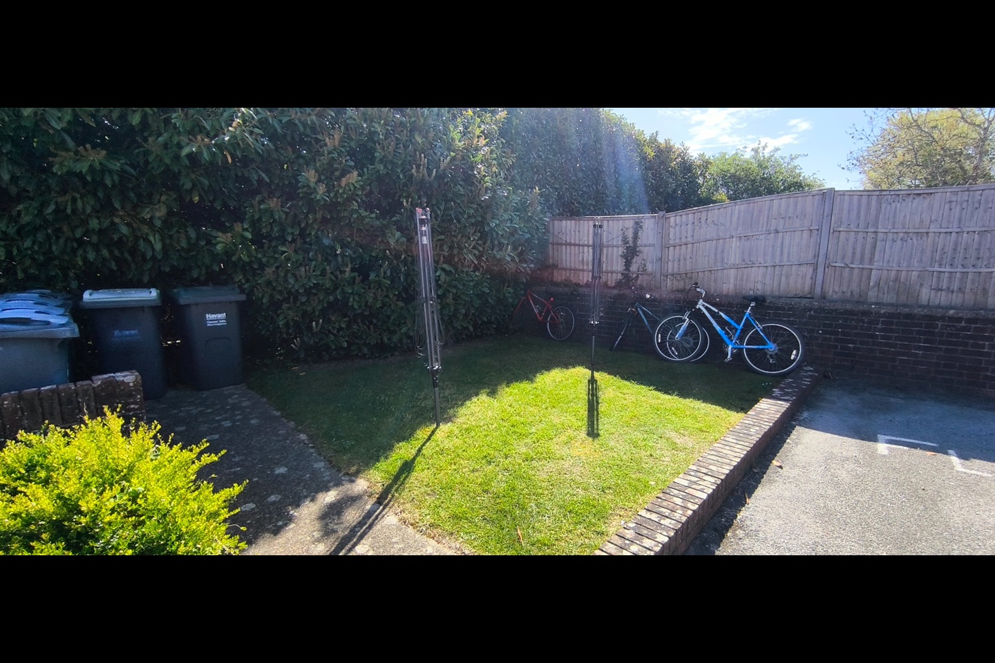 Hayling Island - 2 Bed Flat, The Lilacs, PO11 - To Rent Now for £1,200. ...