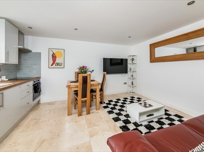 2 Bed Terraced House, St Clements St, OX4