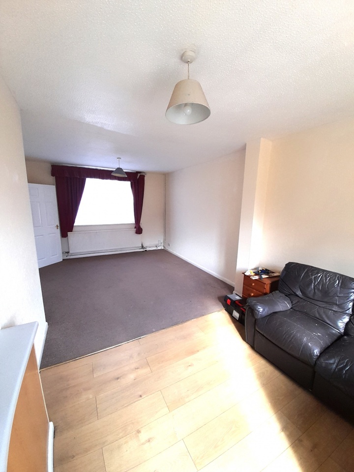 Hayes - 3 Bed Semi-Detached House, Stuart Crescent, UB3 - To Rent Now ...