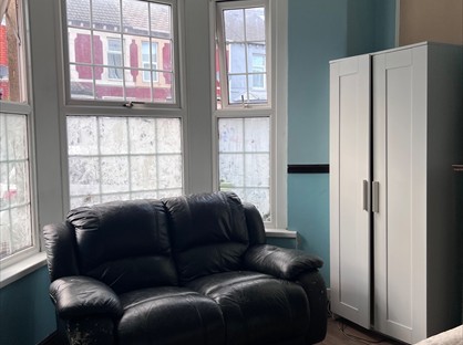 1 Bed Terraced House, Coedcae St, CF11