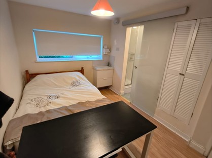 Room in a Shared House, Nuns Way, CB4