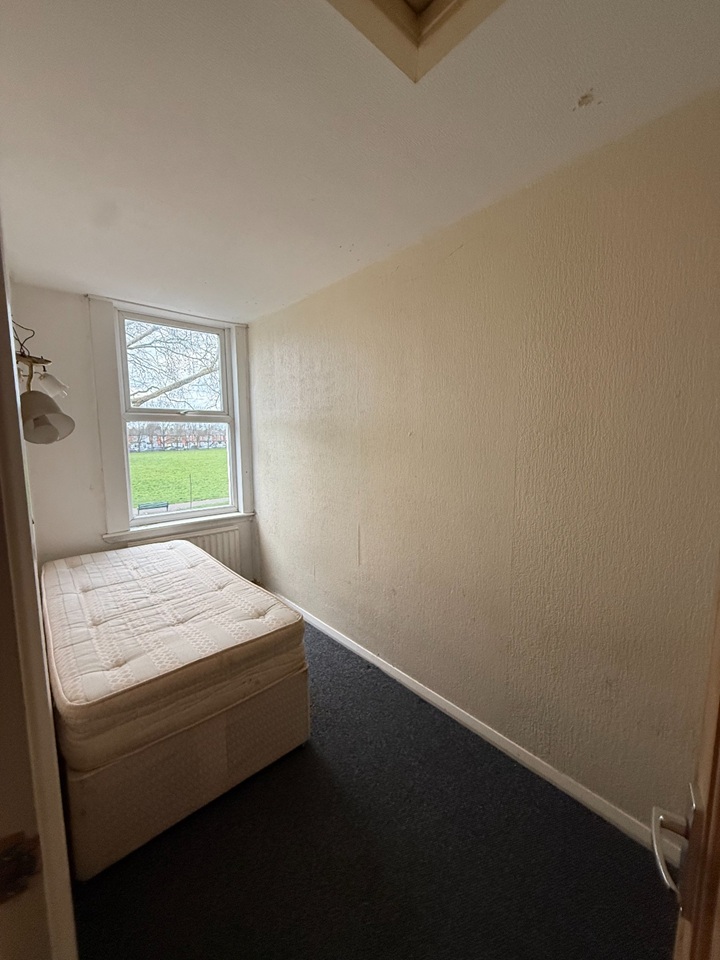 2 Bed Flat, Westgreen Court, B27 photo 2