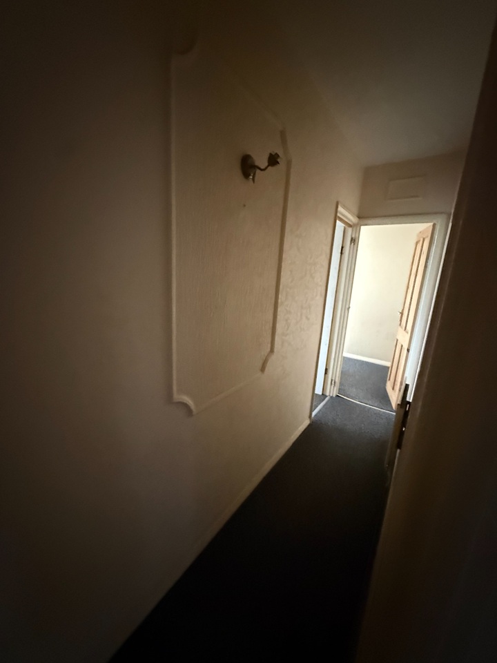 2 Bed Flat, Westgreen Court, B27 photo 5