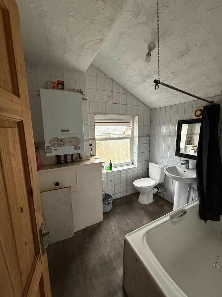 2 Bed Flat, Westgreen Court, B27 photo 3
