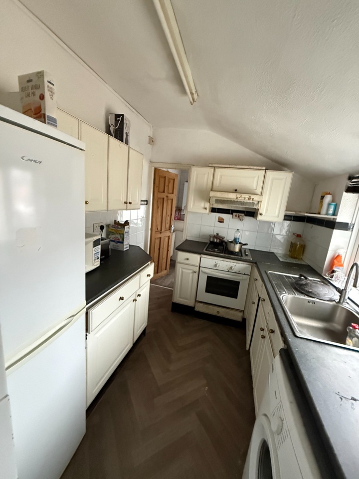 2 Bed Flat, Westgreen Court, B27 photo 4