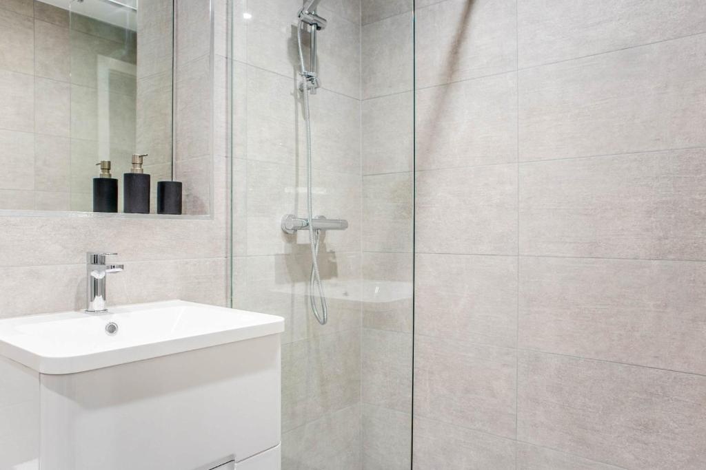 Additional image 6 of 4 Bed Flat, London, NW1, N1 7GU