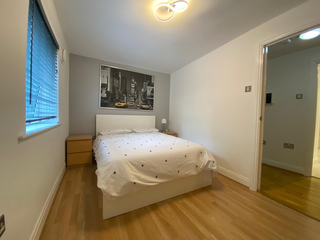 Brentford - 2 Bed Flat, Holland Gardens, TW8 - To Rent Now for £2,500. ...