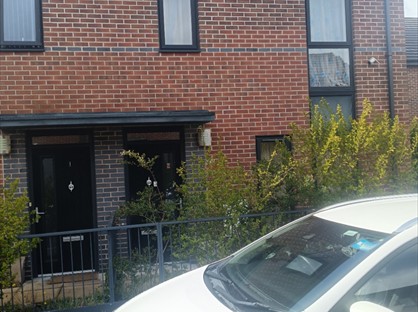 Room in a Shared House, Viola St, M11