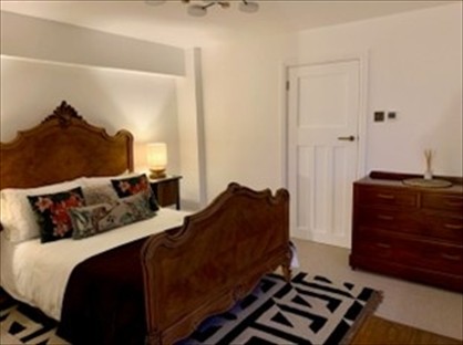 Studio Flat, Marston Road, GU9