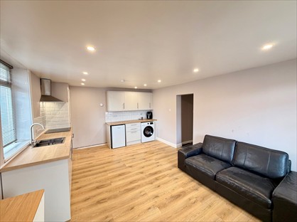 1 Bed Flat, Calverley, LS28