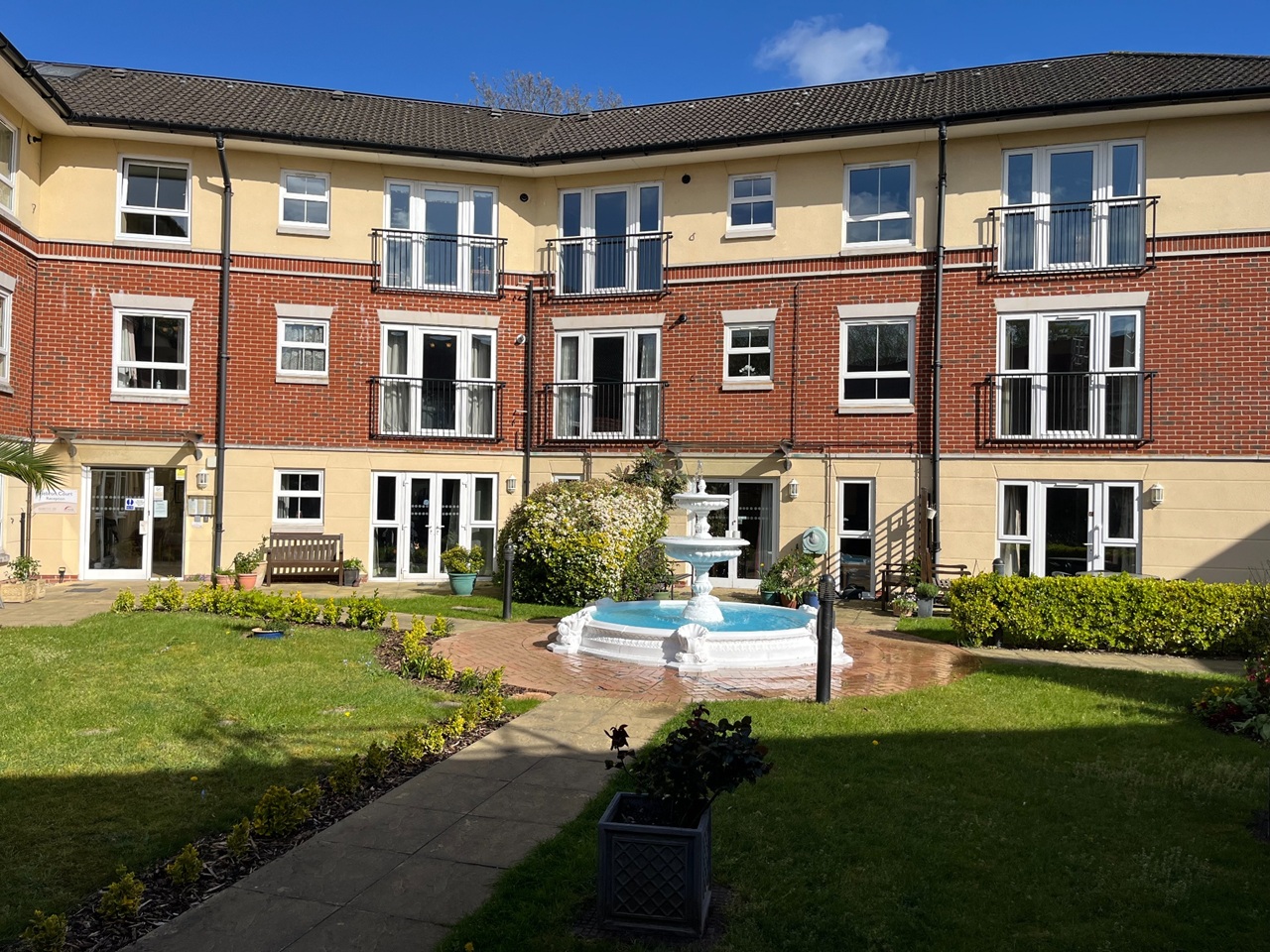 1 Bed Flat, Hebron Court, SO15