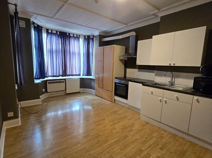 Studio Flat, Finchley Road, NW3