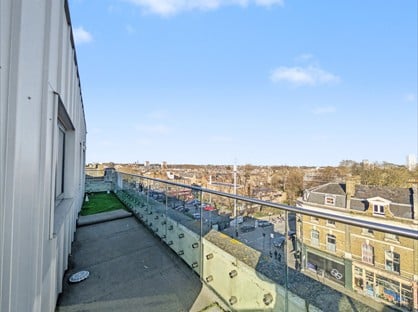 1 Bed Flat, Stoke Newington Road, N16