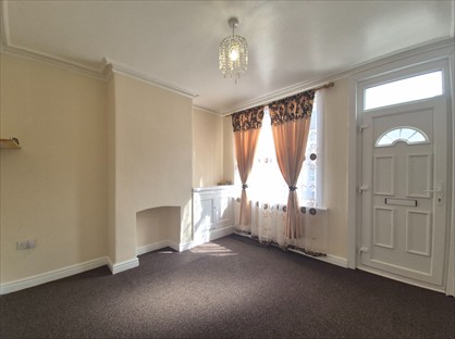 2 Bed Terraced House, Glengate, LE18