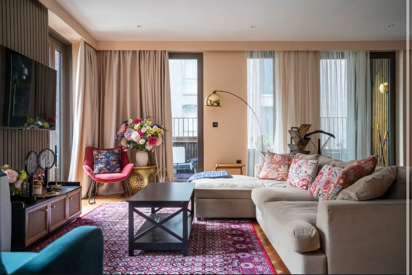 3 Bed Flat, New Union Square, SW11