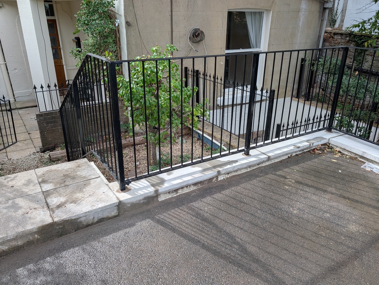 2 Bed Maisonette, Victoria Walk, BS6 photo 2
