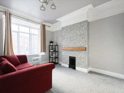 3 Bed Terraced House, Shaw Lane, S70