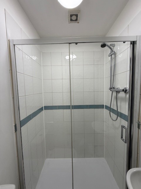 Room in a Shared House, Bath Road, BS4 photo 3