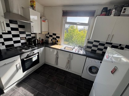 3 Bed Flat, Lansdowne Way, SW8