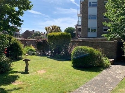 2 Bed Flat, St Helenas Court, BN21