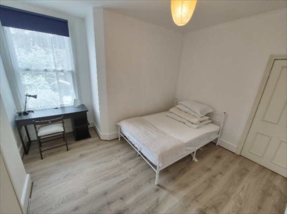 Room in a Shared House, Woodstock Road, CR0