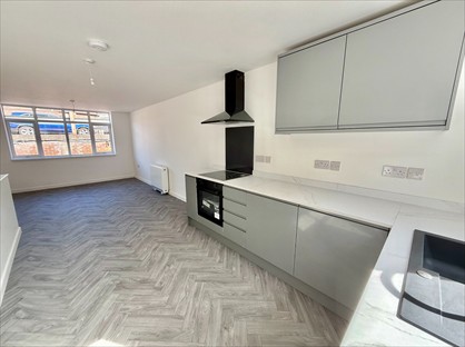 1 Bed Maisonette, Market Place, NG18