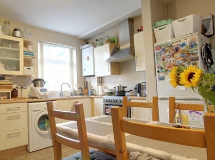 2 Bed Terraced House, Acton Avenue, NG6