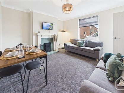 3 Bed Terraced House, Taskers Cottages, WF9