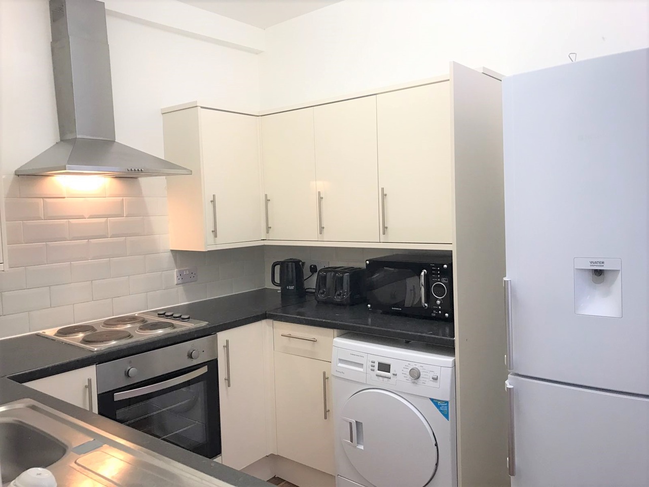 Room in a Shared House, Whitechapel, L1