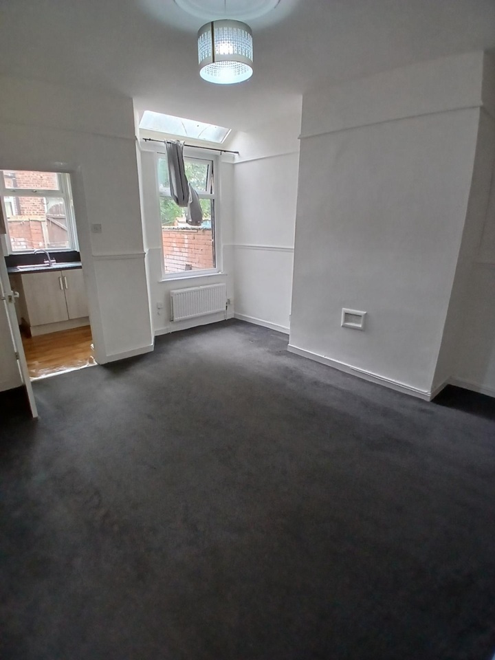 2 Bed Terraced House, Windsor Road, M9 photo 4
