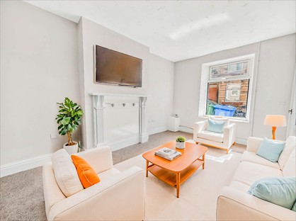 2 Bed Terraced House, Russell St, OL13