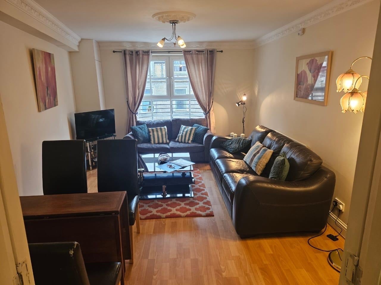 2 Bed Flat, Blackwood Crescent, EH9 photo 2