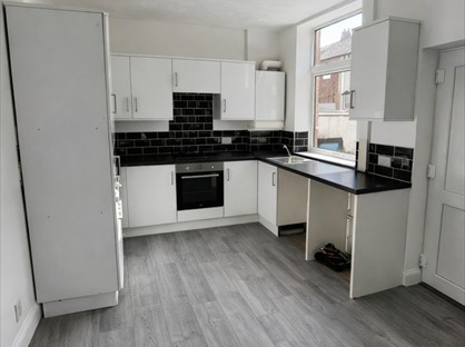 3 Bed Terraced House, County St, OL8