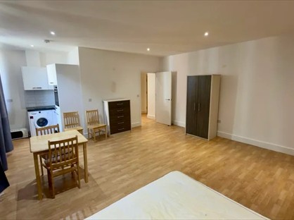 Studio Flat, Shenley Road, WD6
