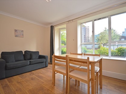 3 Bed Flat, Martindale Avenue, E16