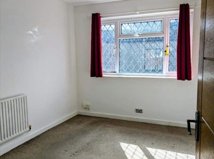 2 Bed Maisonette, Bush Close, IG2