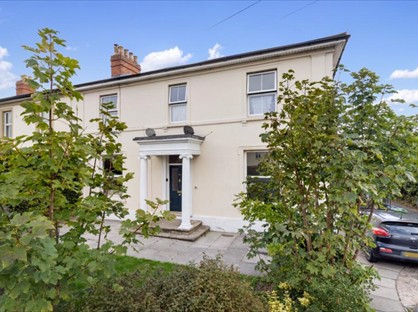 2 Bed Flat, Lower Howsell Road, WR14