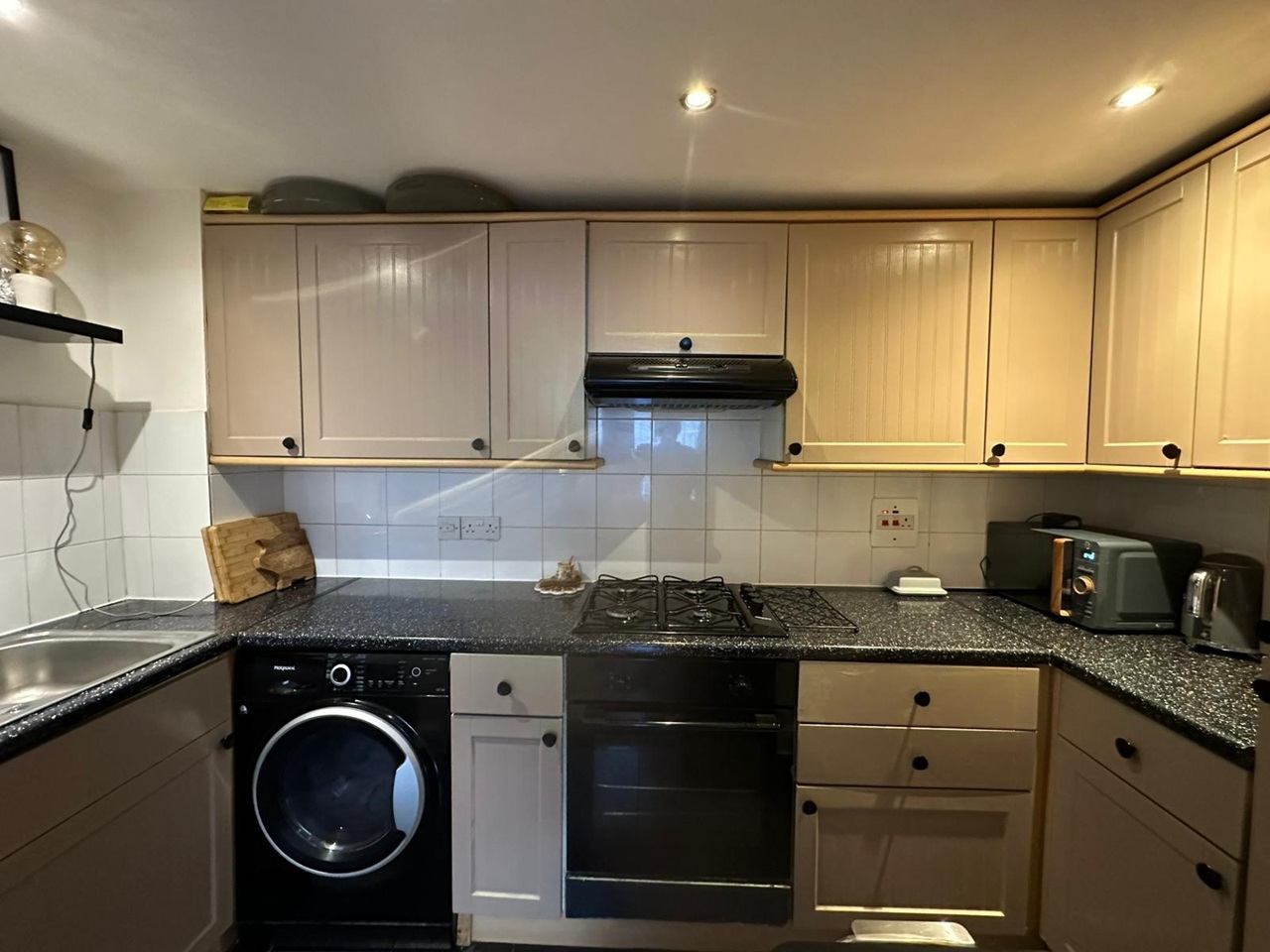 2 Bed Flat, Earls Court, SW5 photo 2