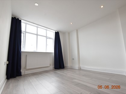 1 Bed Flat, T L House, LU1