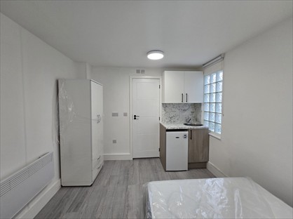 Studio Flat, Milton Road, CR3